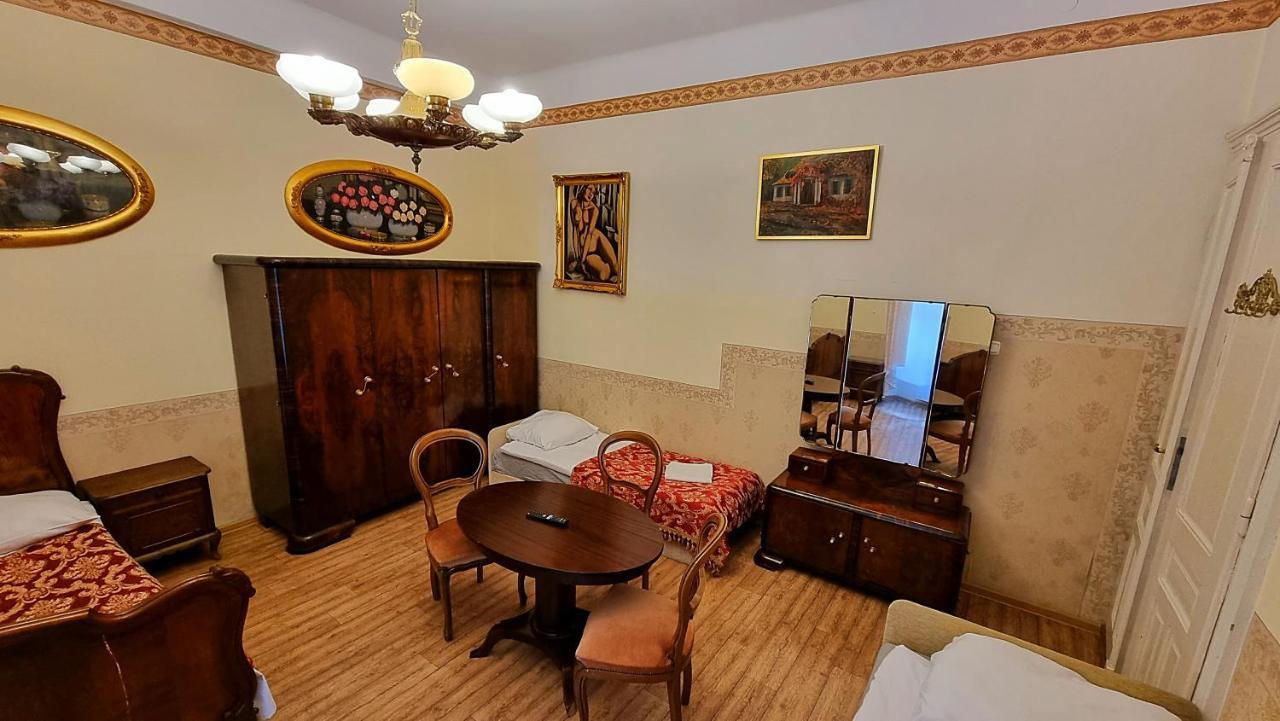 Vavelsky Apartments - Old Town Krakau Buitenkant foto
